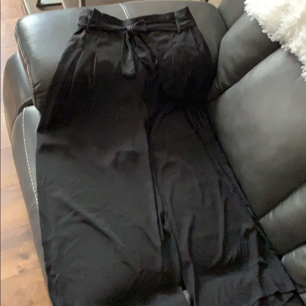 2/$20 Wide leg dressy capris - Picture 3 of 3